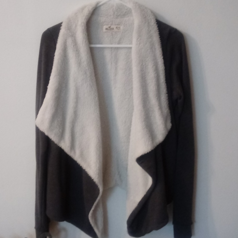 ✳ 4 for 20   Hollister fuzzy open shirt